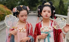 欧美高潮潮喷奶水飞溅视频无码